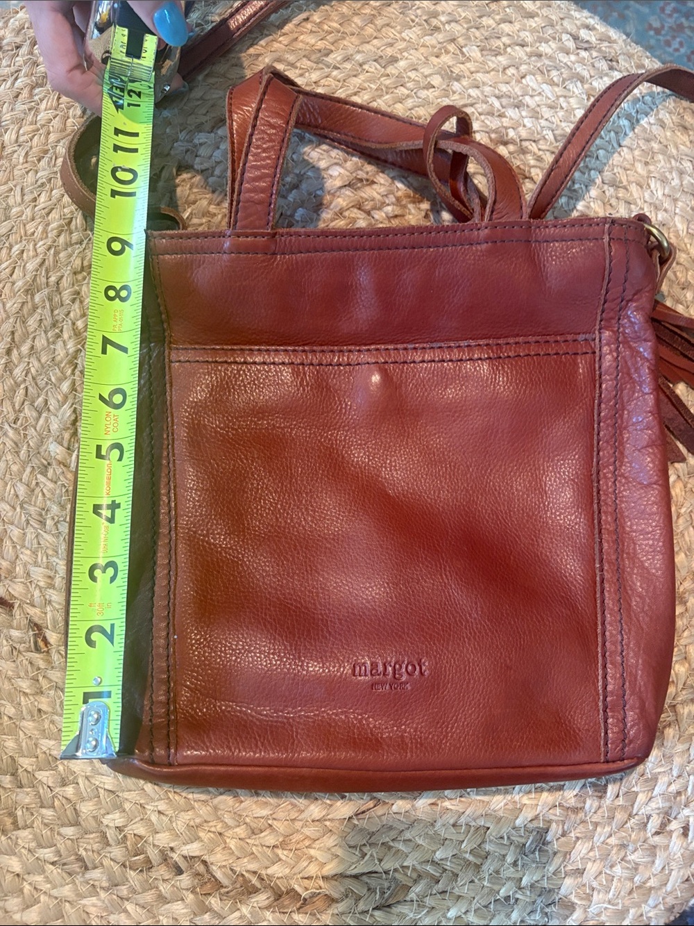 Chic Brown Leather Crossbody Bag with Tassel - Picture 5 of 7